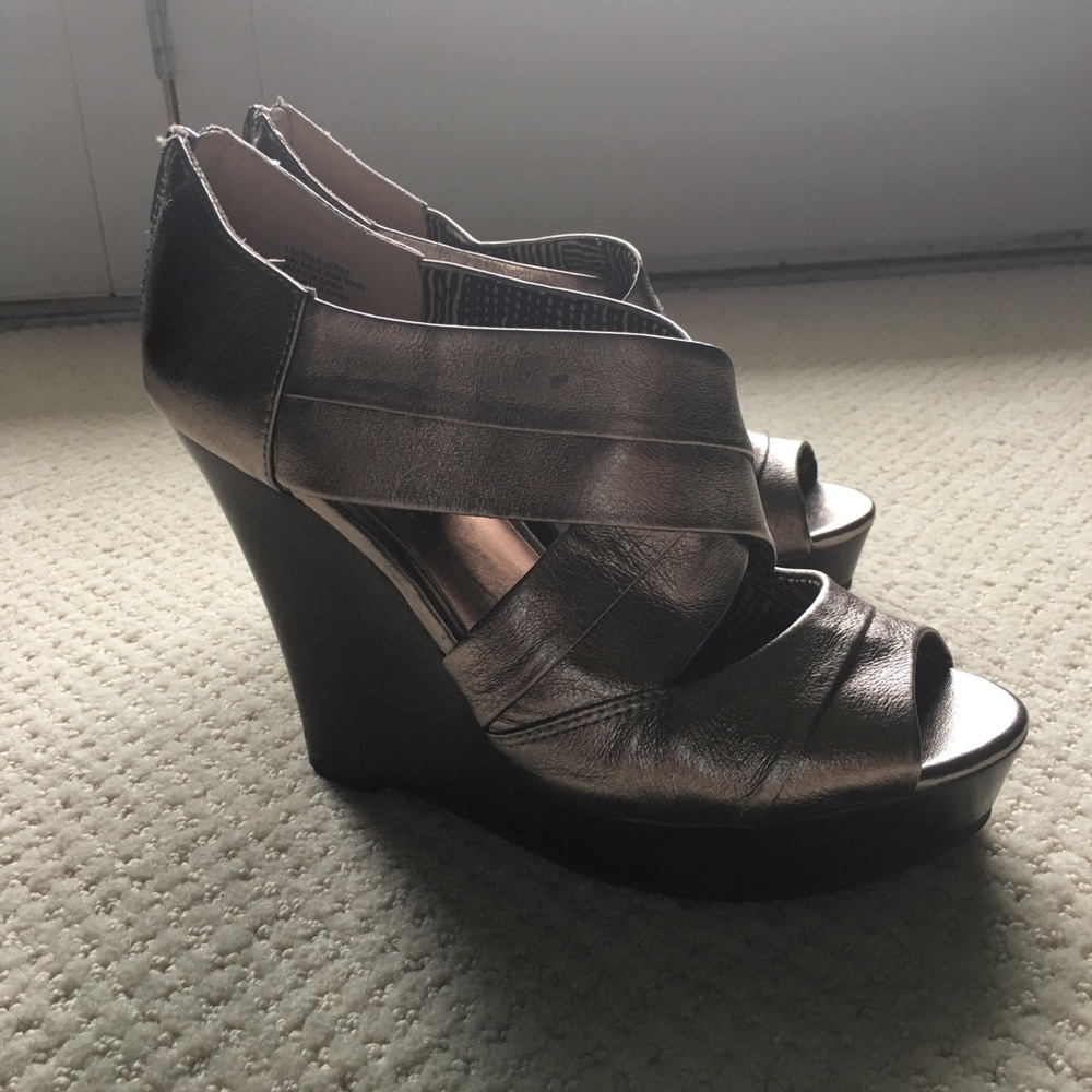 Silver Seychelles wedges